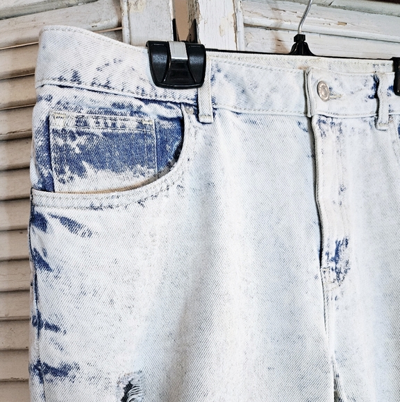 Zara distressed mid rise relaxed fit acid washed jeans size 8 - Picture 2 of 13